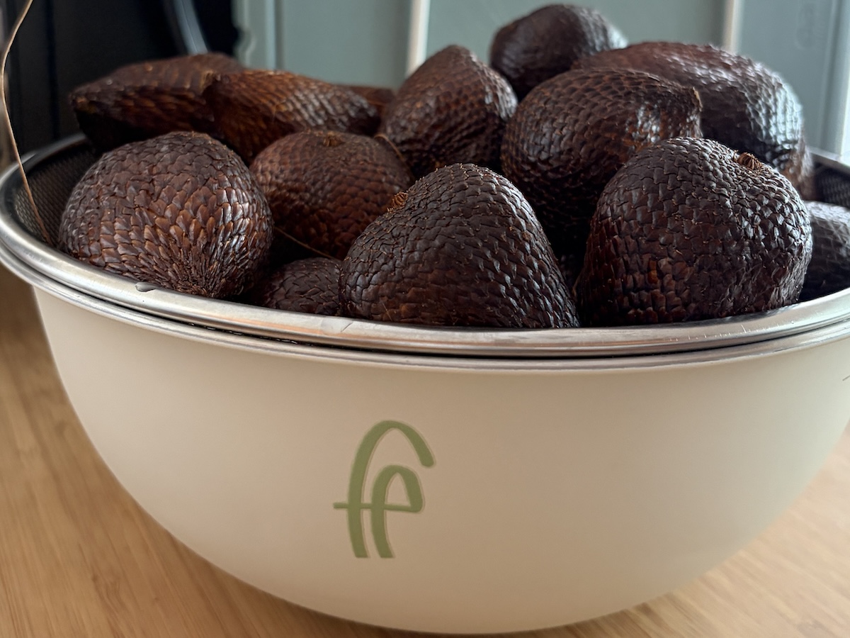 Why Fresh Pantry™’s Stainless Steel MealPrep™ Bowls Are THE Bomb (Even for Washing a Mountain of Salak!)